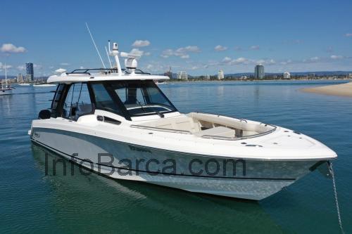 Boston Whaler 350 Realm scheda tecnica e recensioni